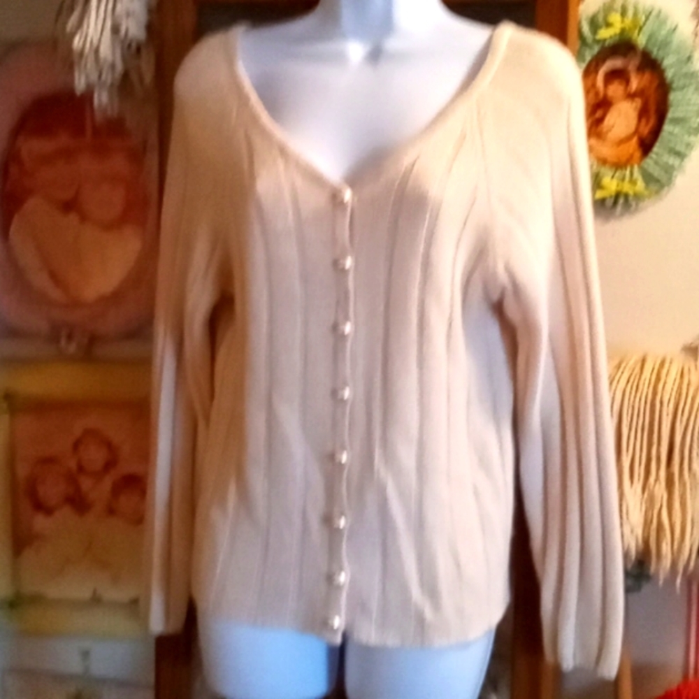 Vintage 90s Super SOFT Angora,Lambswool & Silk Sweater with Pearl Buttons